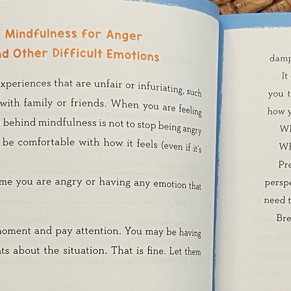 Book Hardcover This Moment Is Your Life (and So Is This One) : Mindfulness Yoga - Picture 11 of 12